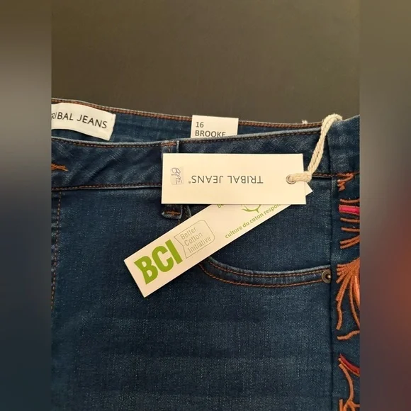 Tribal Women's Brooke High Rise Jeans with Side Embroidery Women’s Size 16 NWT - Picture 8 of 10